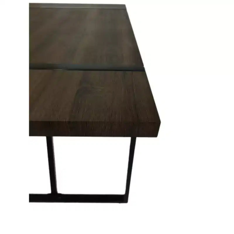 Table à manger industrielle rustique et moderne (4-6 places), bois MDF de 3,8 cm d'épaisseur, pieds en métal noir, polyvalente.