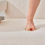 Chaise en bois rembourrée avec accoudoirs