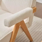 Chaise en bois rembourrée avec accoudoirs