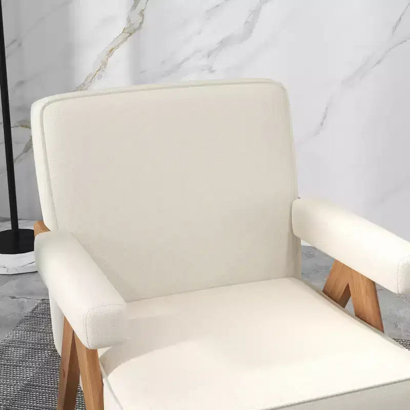 Chaise en bois rembourrée avec accoudoirs